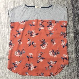 Blouse with flower design